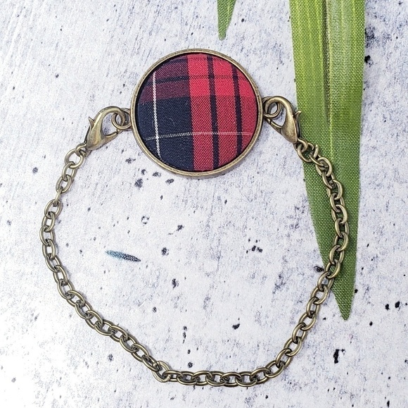 New Handmade | Upcycled Red Black Plaid Fabric Button Bracelet - Picture 1 of 2
